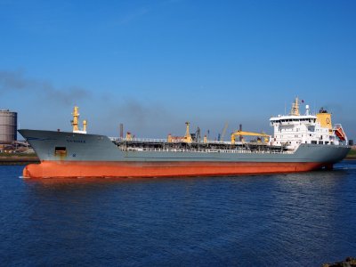 EK-RIVER, IMO 9056868 at locks of IJmuiden, Port of Amsterdam, pic5