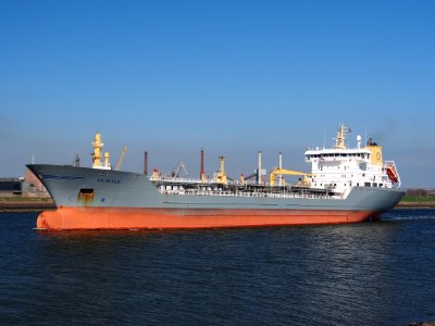 EK-RIVER, IMO 9056868 at locks of IJmuiden, Port of Amsterdam, pic4