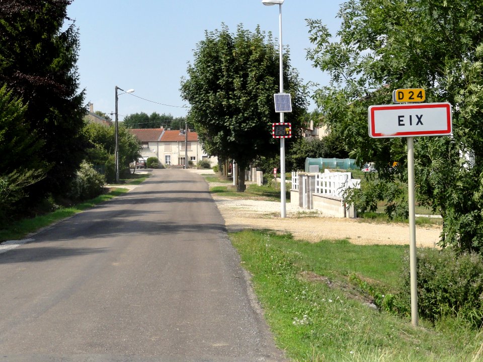 Eix (Meuse) city limit sign