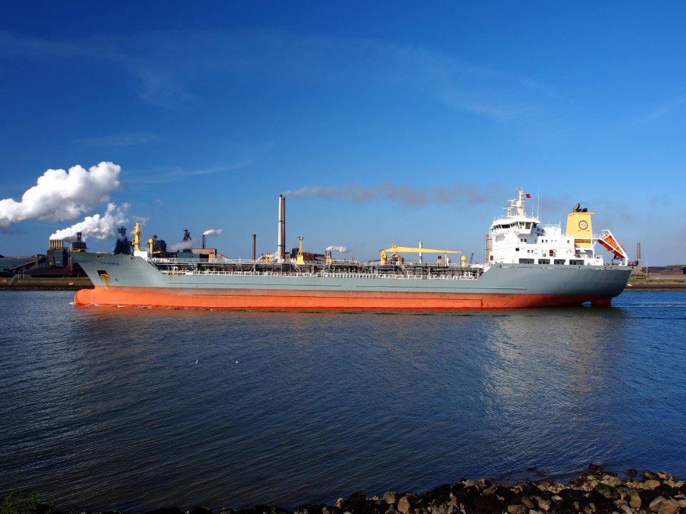 EK-RIVER, IMO 9056868 at locks of IJmuiden, Port of Amsterdam, pic7