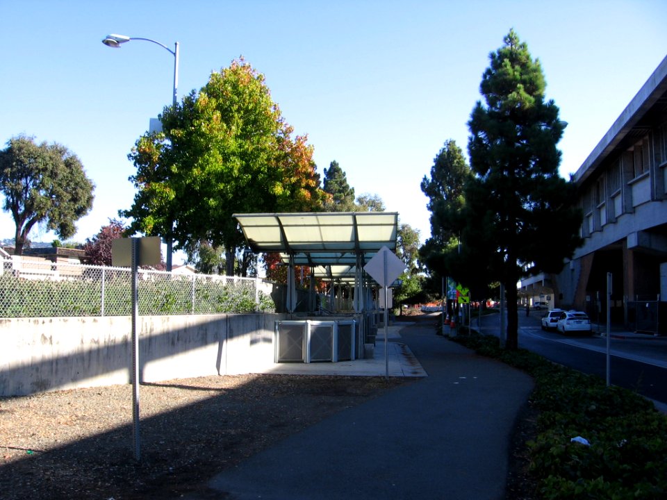 El Cerrito Plaza Station 2776 07