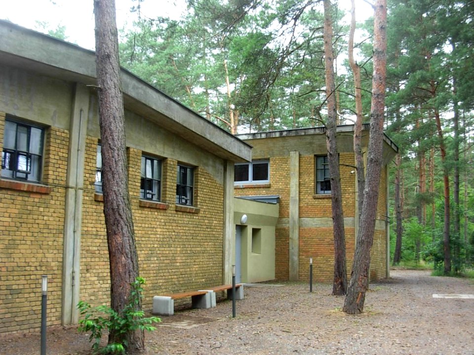 Eksploseum j