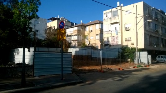 Einstein-street-ramat-gan-august-2015