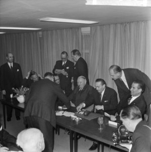 Einde bezoek bondskanselier dr Ludwig Erhard en gaf persconferentie in het Haag, Bestanddeelnr 916-1326