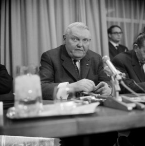 Einde bezoek bondskanselier dr Ludwig Erhard en gaf persconferentie in het Haag, Bestanddeelnr 916-1325