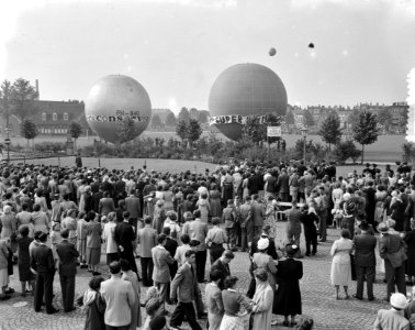 Eind Feest 700 jaar Breda . Opstijgen ballonnen, Bestanddeelnr 905-2835