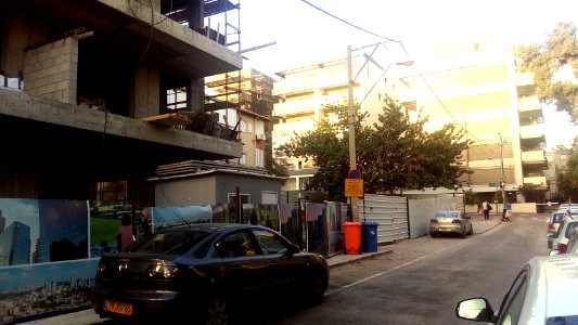 Einstein-street-ramat-gan-002-june-2016