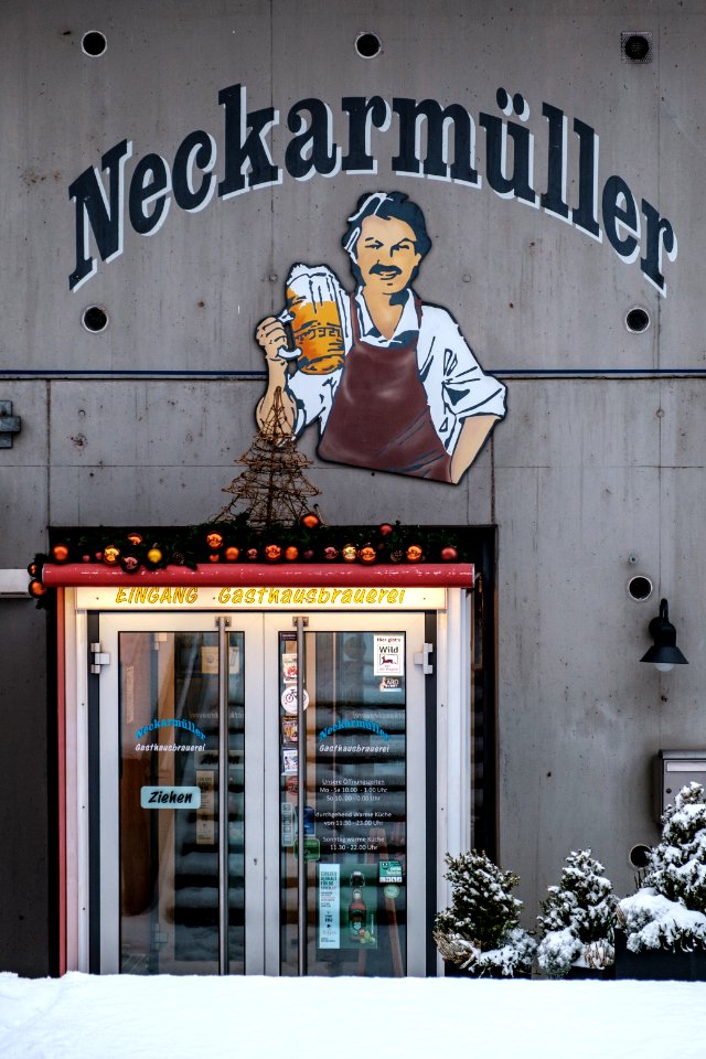 Eingang zum Neckarmüller in Tübingen 2018 mit Schnee