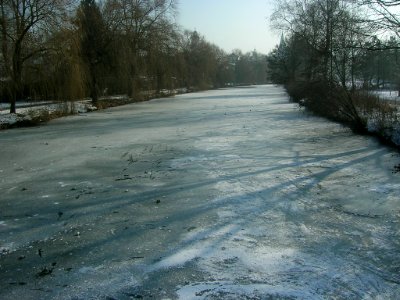 Eichstätt - Vereiste Altmühl 2017-01-29 -Blick vom Badsteg zum Dom (2)