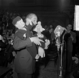 Eindavond Haak-in aktie in het Concertgebouw te Amsterdam. Presentator Johan Bod, Bestanddeelnr 904-5861