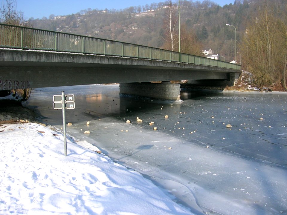 Eichstätt - Vereiste Altmühl 2017-01-29 -Willibaldsbrücke