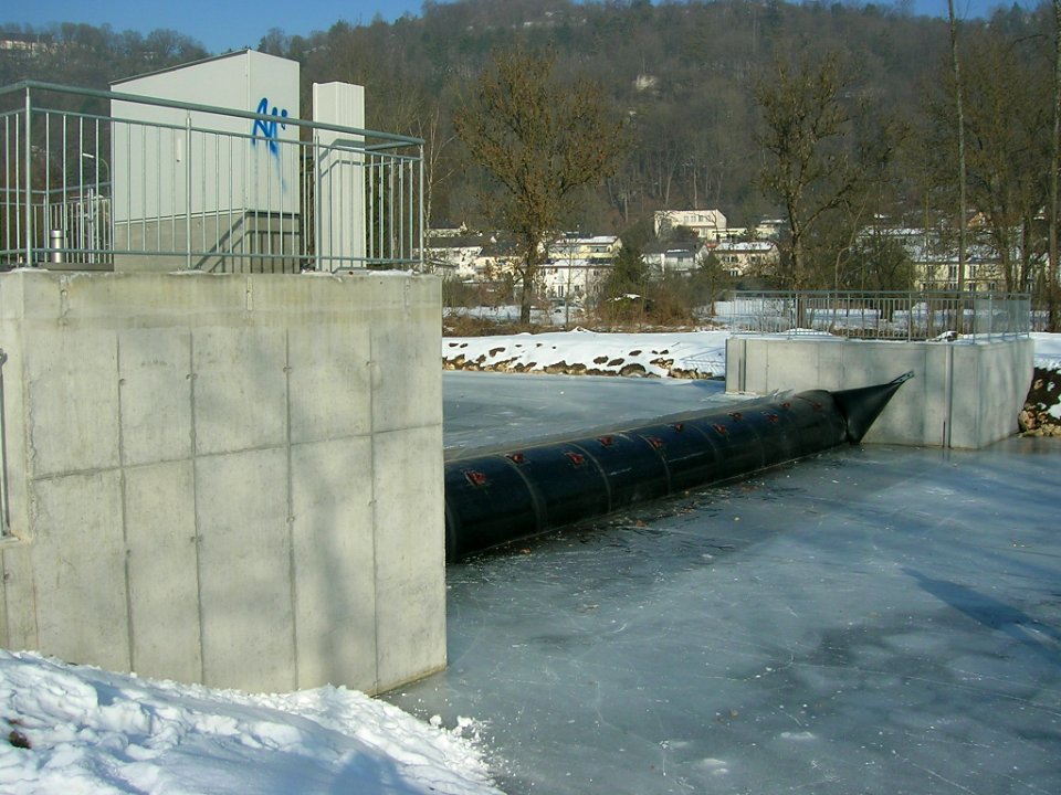 Eichstätt - Vereiste Altmühl 2017-01-29 -Wehr Willibaldsbrücke (2)