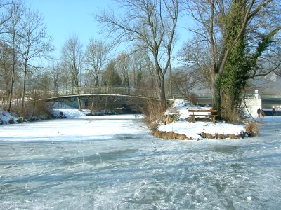 Eichstätt - Vereiste Altmühl 2017-01-29 -Franz-Göpfert-Steg und Wehr (3)