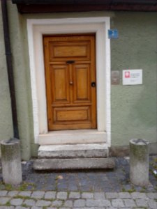 Eichstätt Leuchtenbergstr 2 -Eingang mit Poller