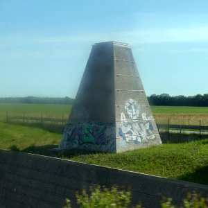 Eichenau, Pyramidenstumpf, 2