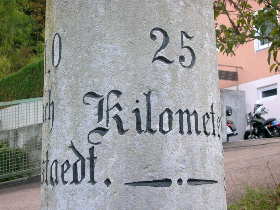 Eichstätt Ingolstädter Str -Kilometerstein (3)