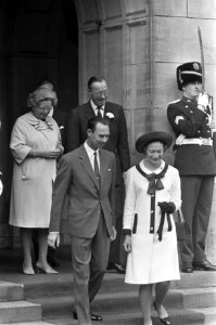 Einde Staatsbezoek. koningin Juliana en prins Bernhard doen Groothertogelijk paa, Bestanddeelnr 920-7058