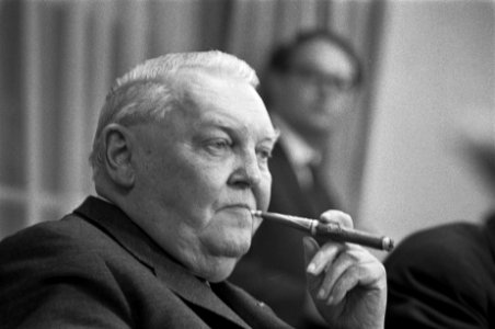 Einde bezoek bondskanselier dr Ludwig Erhard en gaf persconferentie in het Haag, Bestanddeelnr 916-1335