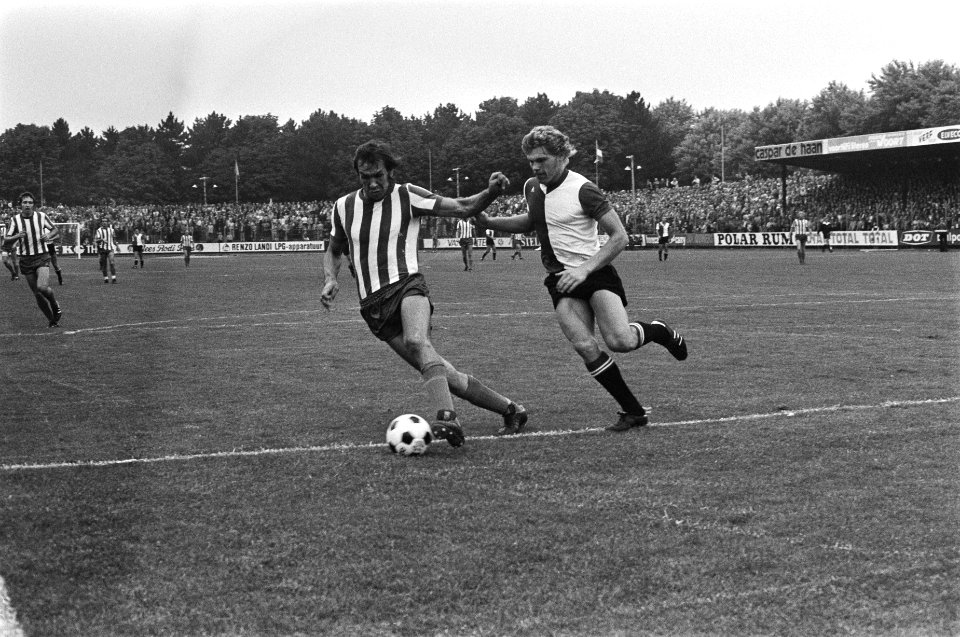 Eindhoven tegen Feyenoord 0-4, Nico Jansen in aktie, Bestanddeelnr 928-7573