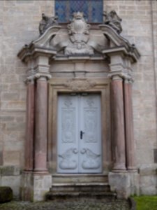 Eingang der Kirche in Reifenstein 2