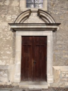 Eingang der Kirche in Zella (Anrode)