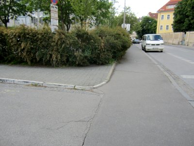 Einfahrt-Physik-Bordstein-Nord