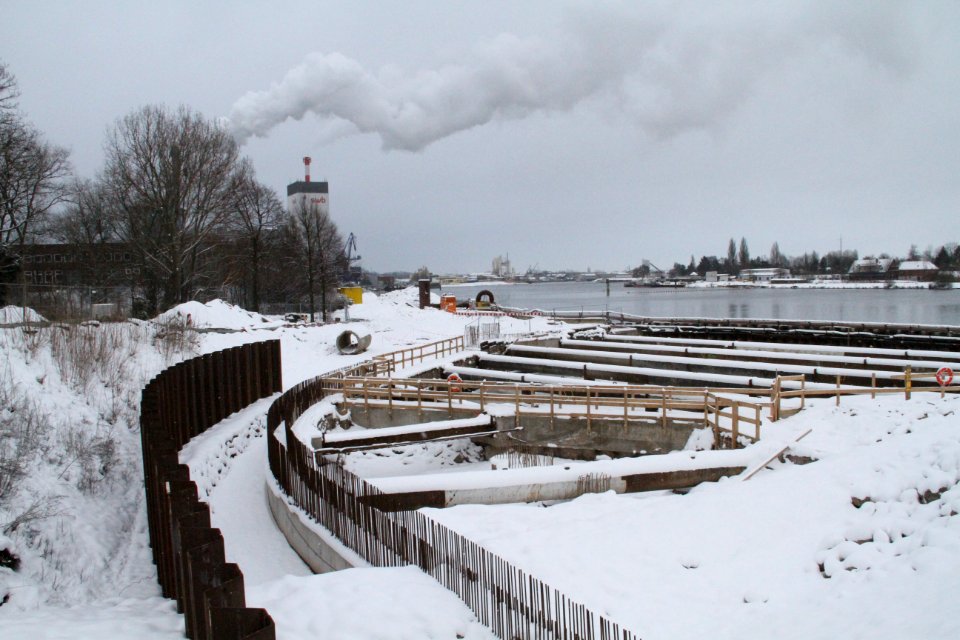 Einlaufbauwerk Winter Weserkraftwerk