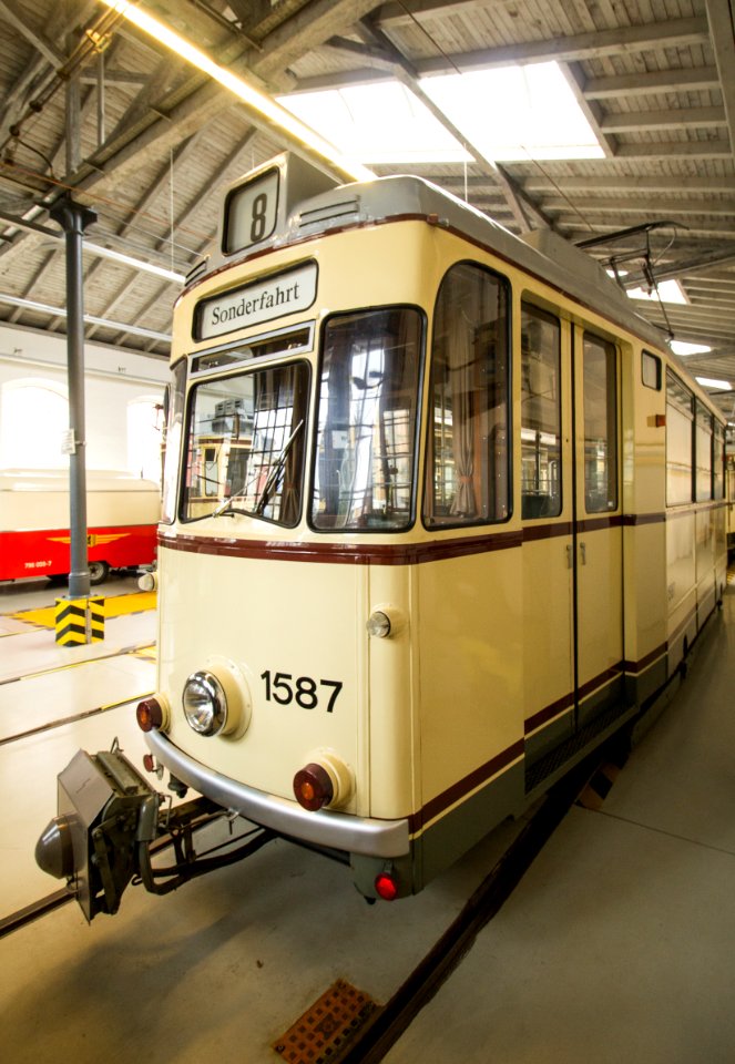 Einheitstriebwagen ET 57 (1587) - Straßenbahnmuseum Dresden