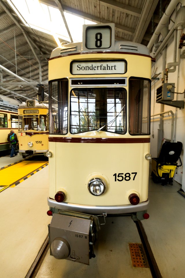 Einheitstriebwagen ET 57 (1587) - Straßenbahnmuseum Dresden (2)