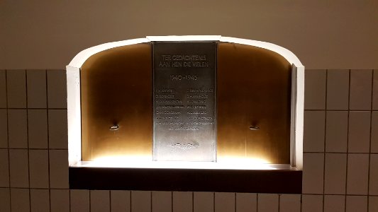 Eindhoven-Plaquette in het NS-station (3)