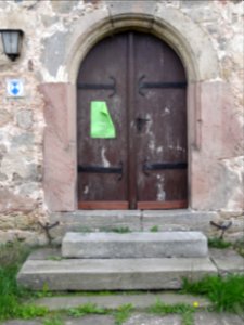 Eingang der Kirche in Horba