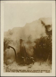 Eine feuernde Öst.Ung. 38.5 cm Haubitz-Batterie in einer Öst.Ung. Hochgebirgsst…, Bestanddeelnr 158-1911