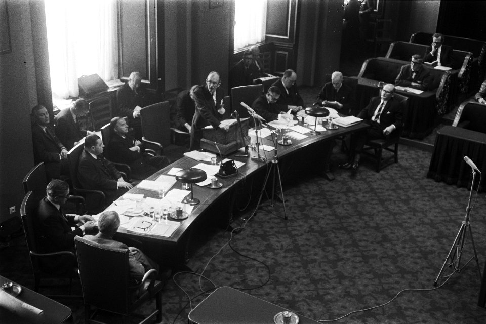 Eerste Kamer Algemene Beschouwingen min. Veringa, Beernink, De Jong , Wittevee, Bestanddeelnr 924-0207