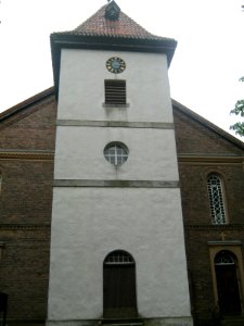 Eingang St.-Martini in Brelingen