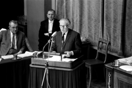 Eerste Kamer . Algemene Politiek debat begonnen. Overzicht, Bestanddeelnr 923-0613