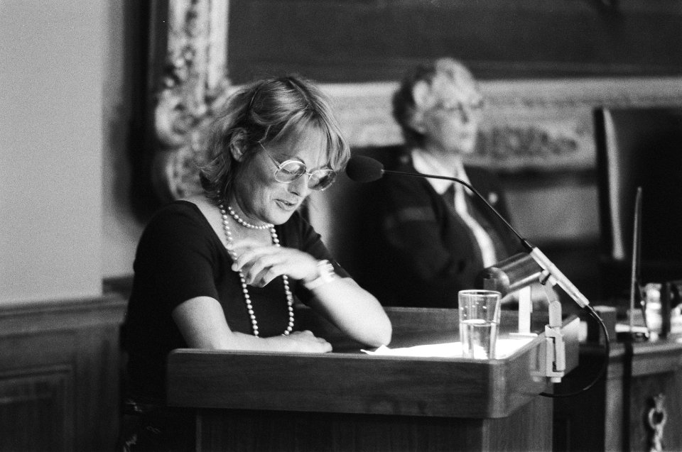 Eerste Kamer debat Suzanne Bischoff aan het woord, Bestanddeelnr 932-2277