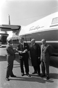 Eerste Fokker Friendship overgedragen aan Schreiner Aerocontractors NV prof i, Bestanddeelnr 916-2891