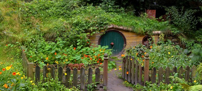Hobbit house live garden