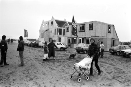 Eerste woning Sidhadorp in Lelystad opgeleverd, Bestanddeelnr 933-4932