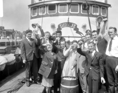 Eerste Hollandse nieuwe in IJmuiden, Bestanddeelnr 919-2016