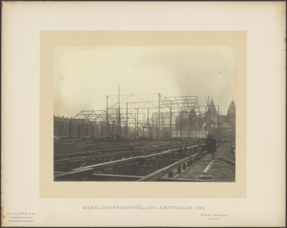 Eerste delen van de opbouw van een tentoonstellingshal. Architect Evert Breman, Bestanddeelnr 89