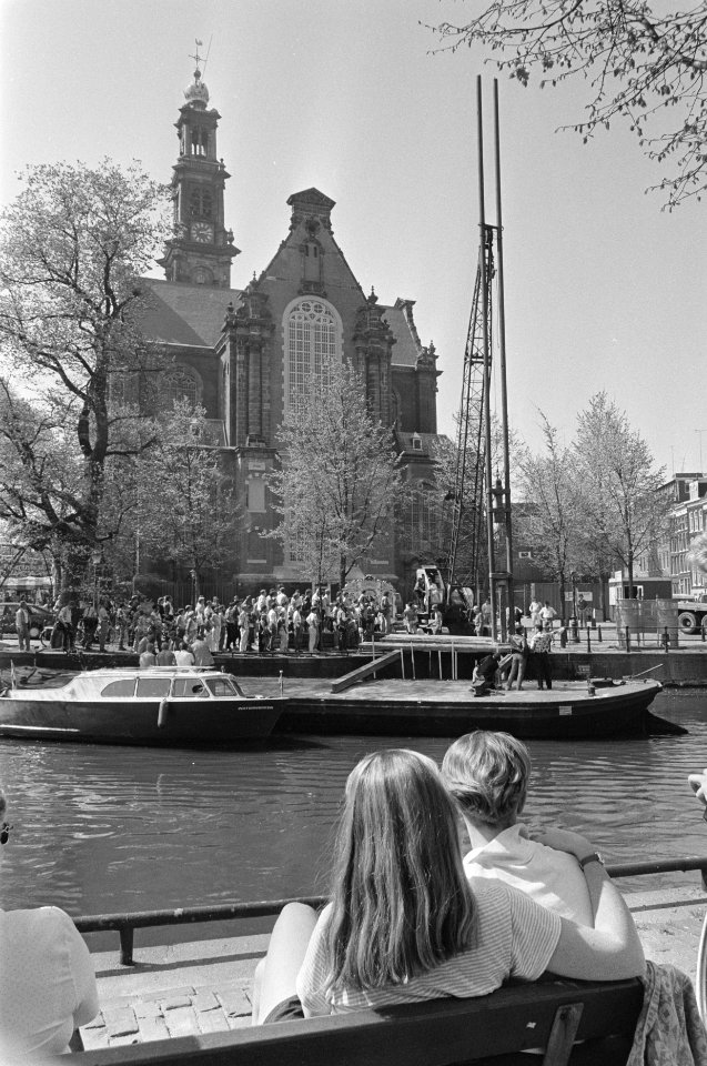 Eerste paal voor het homomonument in Keizersgracht bij Westerkerk Amsterdam gesl, Bestanddeelnr 933-9645