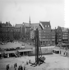 Eerste paal voor het Nationaal Monument Dam Amsterdam, Bestanddeelnr 907-1828