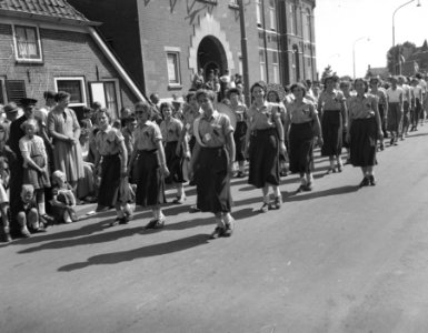 Eerste dag vierdaagse Nijmegen, meisjes, Bestanddeelnr 907-2514