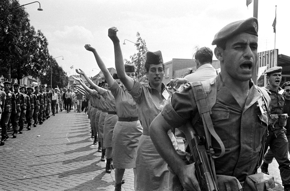 Eerste dag Vierdaagse Nijmegen. Israelische militairen, Bestanddeelnr 920-5384