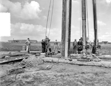 Eerste paal voor nieuwe fabriek Du croo & Brauns Westhaven Amsterdam, Bestanddeelnr 907-6908