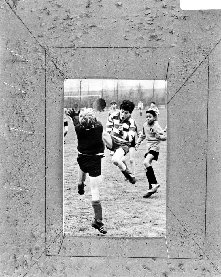 Eerste dag schoolvoetbaltoernooi, wedstrijd Rosjpinasscho, typefout red. tegen, Bestanddeelnr 920-1779