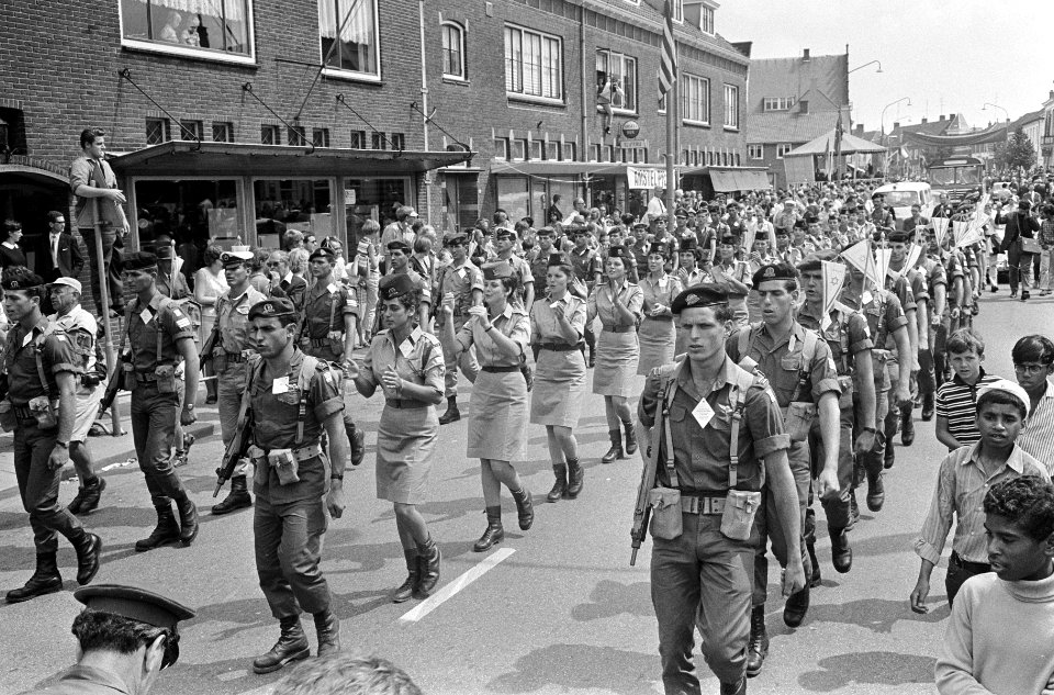 Eerste dag Vierdaagse Nijmegen. Israelische militairen, Bestanddeelnr 920-5383