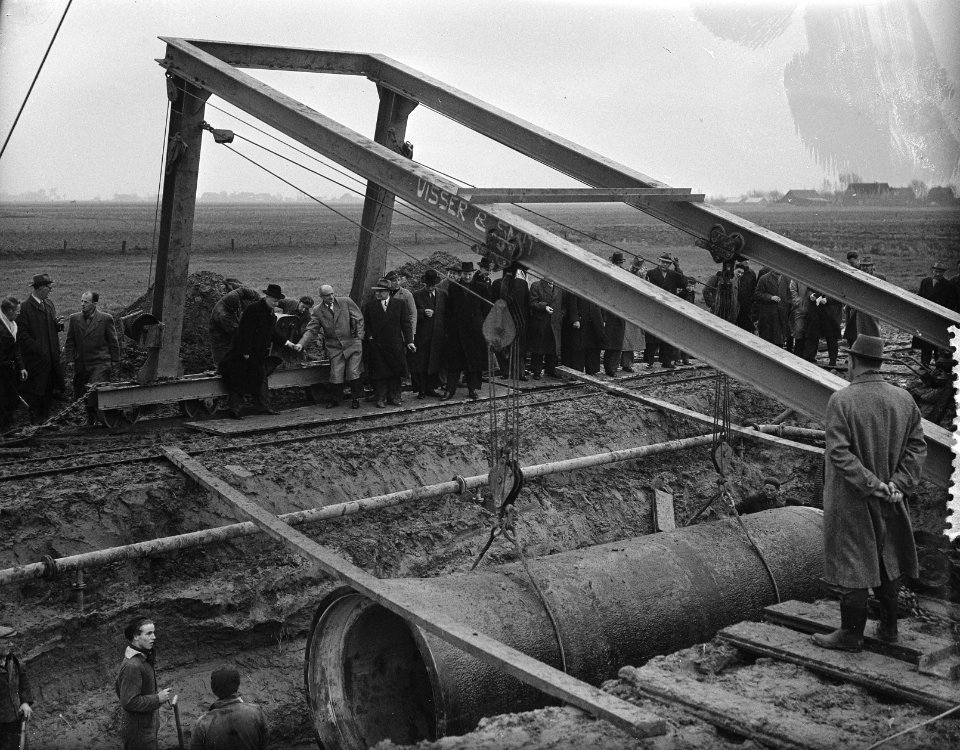 Eerste waterleidingbuis bij Jutphaas, Leiden, Castricum, Bestanddeelnr 906-8988