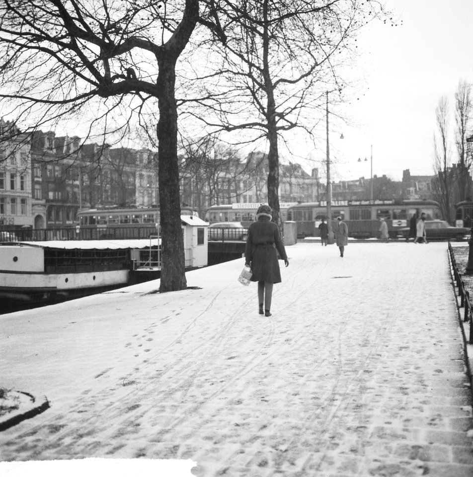 Eerste sneeuw gevallen Weteringscircuit te Amsterdam, Weteringscircuit, Bestanddeelnr 917-2039